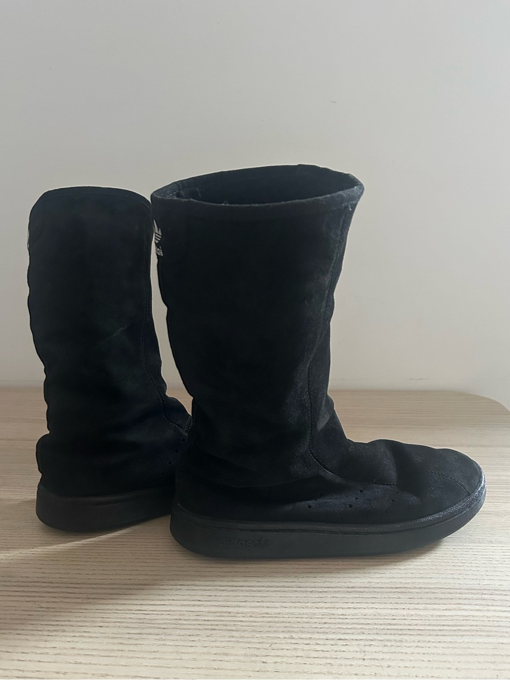 Women’s ADIDAS black suede faux fur boots size 6.5